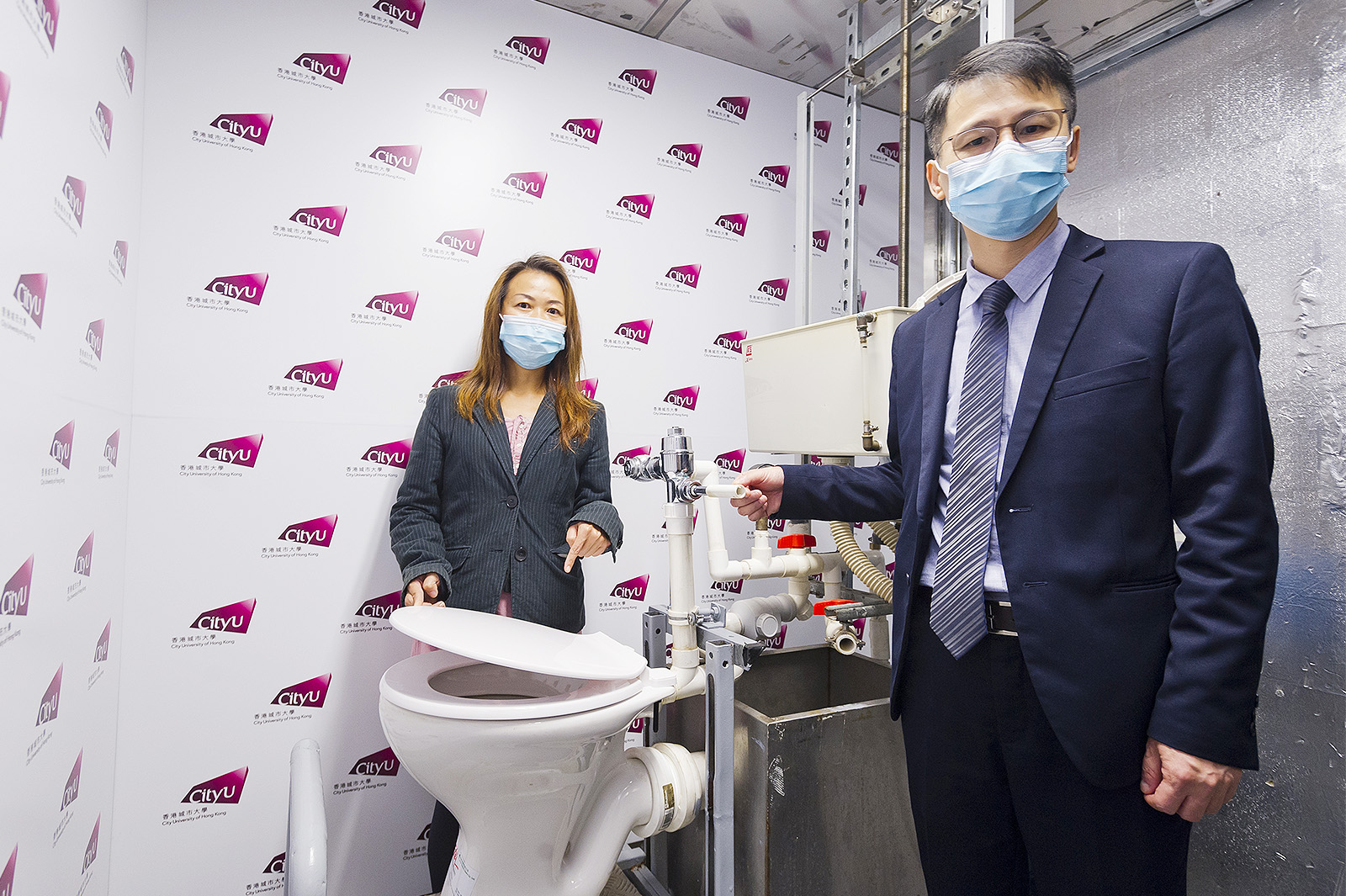 According to the findings of Professor Lai’s (right) research team, aerosol droplets can rise higher if a valve type flushing system is used. Dr Li reminds the public to clean washroom facilities regularly. 