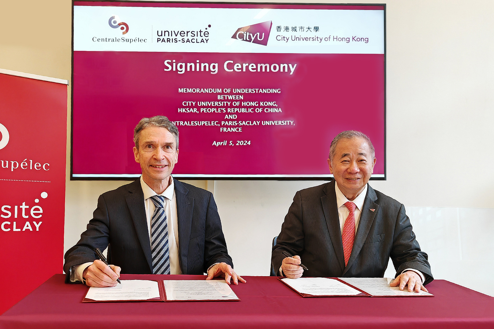President Boey (right) and Professor Soubeyran signed an MoU to foster academic exchange and further develop the co-operative relationship between CityUHK and CentraleSupélec, Paris-Saclay University.